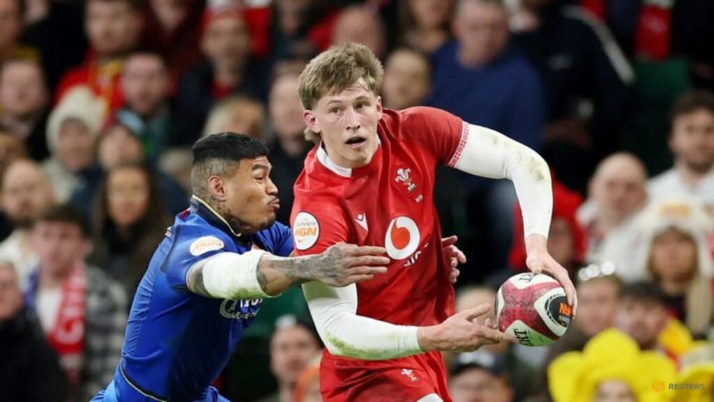 Wales change three as Costelow gets the nod at flyhalf to face Argentina