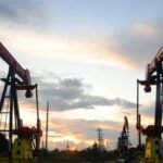 Oil climbs to one-month high as US, Iran step up attacks in Strait of Hormuz