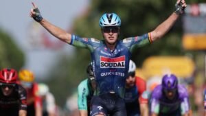 Back-to-back sprint wins for Merlier at Tour de France, Pogacar keeps overall lead