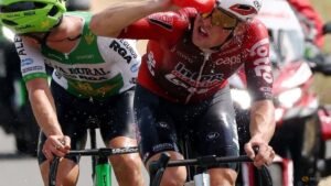 Heatwave forces Tour de France organisers to shorten stage nine