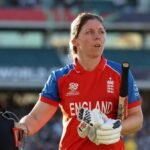 Former England captain Knight retires