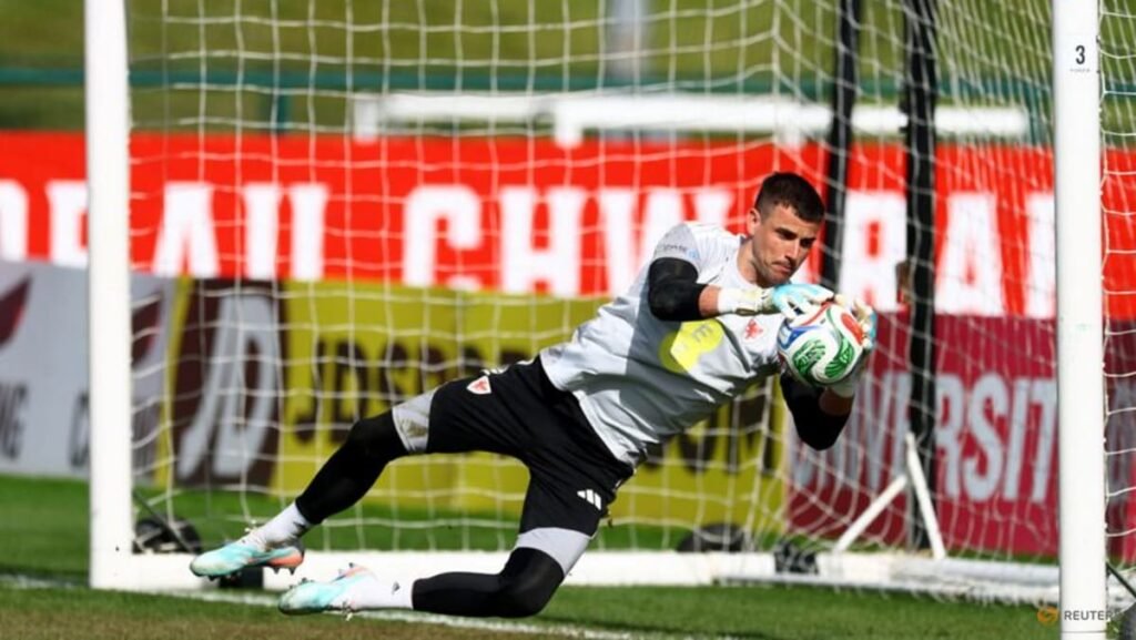 United sign goalkeeper Darlow on two-year deal