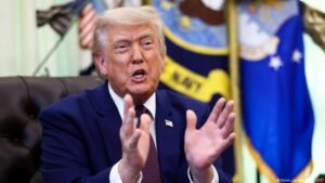 US: President Trump pardons 11 people