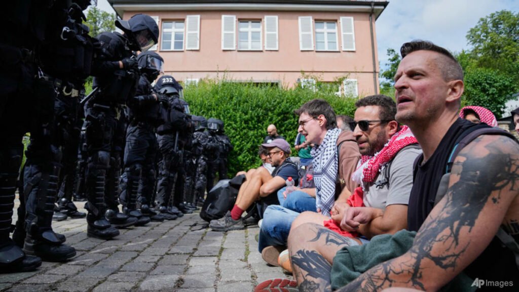 Thousands protest in Germany as far-right AfD sets sights on power