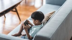 Commentary: Why turning off screens is so hard for children