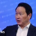 SK Group: Tech titan Chey Tae-won ordered to pay ex-wife $644m in divorce settlement