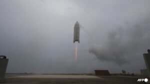 Japan successfully launches, lands reusable rocket