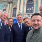 Ukraine wants peace but won’t give in, Zelenskyy says on Independence Day