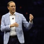 Cisco’s stock drops despite earnings, revenue beat