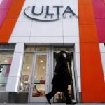 Retailers tap AI shopping traffic but fight to keep customer data