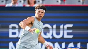 Shelton routs Mensik to reach Canadian Open semis