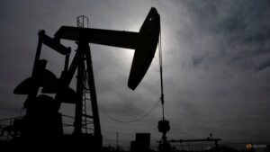 Oil drops on lower demand forecasts despite deadlock in US-Iran talks