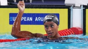 Italy’s Curtis betters own 50m backstroke world record
