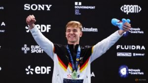 Germany’s Liebmann smashes 1500m world record