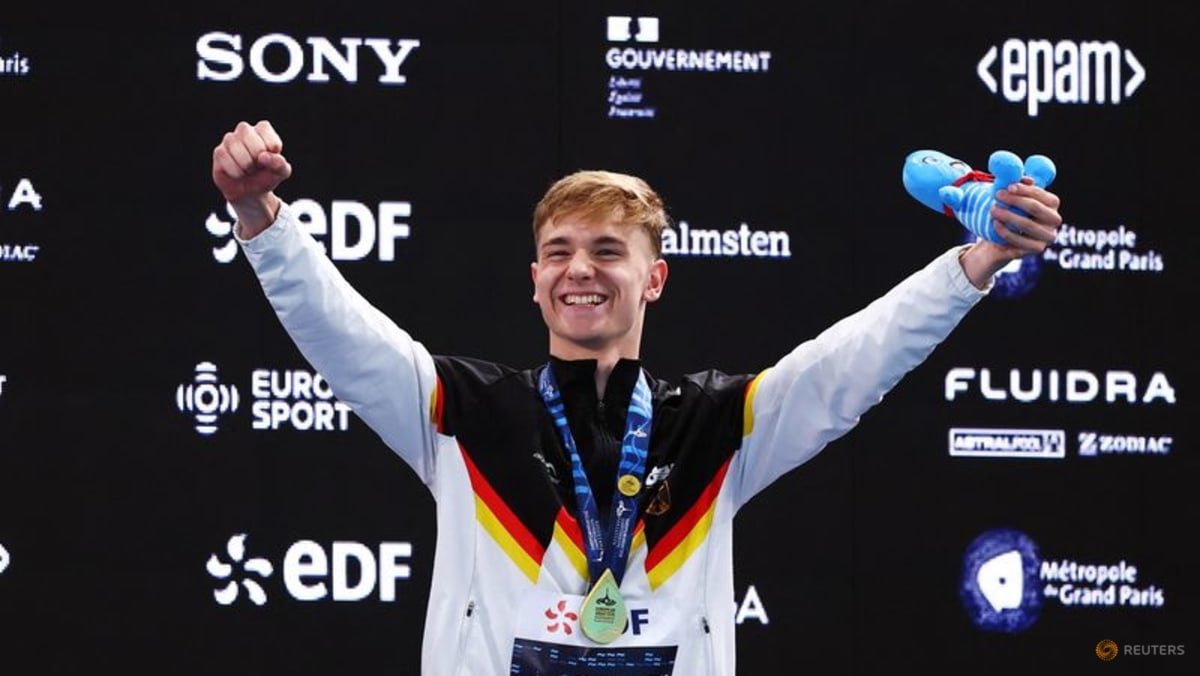 Germany’s Liebmann smashes 1500m world record