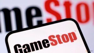 GameStop expects lower quarterly sales on store closures, France exit