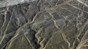 13 killed in tourist plane crash in Peru