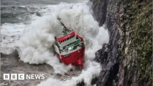 Dingle: Crew honoured after 14 fishermen rescued from stricken boat