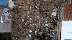 Colombia earthquake: Rescue workers continue search