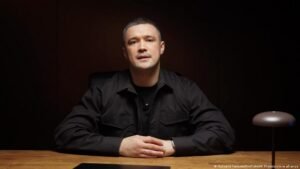 Ukraine: Could ex-defense minister challenge Zelenskyy?