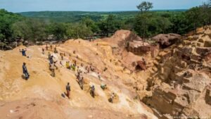 CAR: Scores killed in landslide at illegal gold mine
