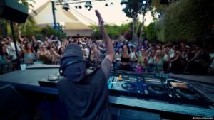 No clubbing on Ibiza?! The island wants an image makeover.