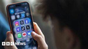 New Zealand moves to ban children under 16 from social media