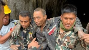 Nepal tunnel rescue revives hopes 10 days after flood