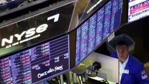 US stocks fall, bond yields rise as Middle East war drags on