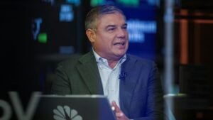 Baker Hughes sees no slowdown in energy projects despite higher rates as AI buildouts stoke LNG demand