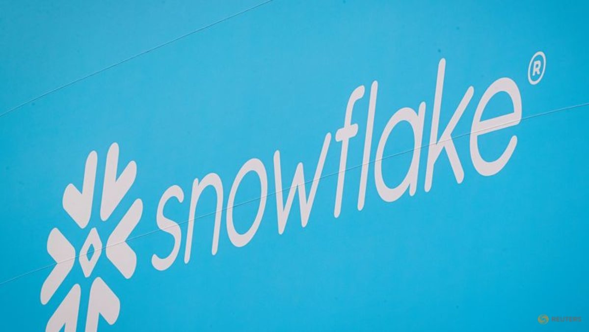 Snowflake lifts annual product revenue forecast, shares soar
