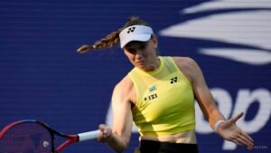 Rybakina thumps Osaka to reach US Open quarters, close in on top ranking