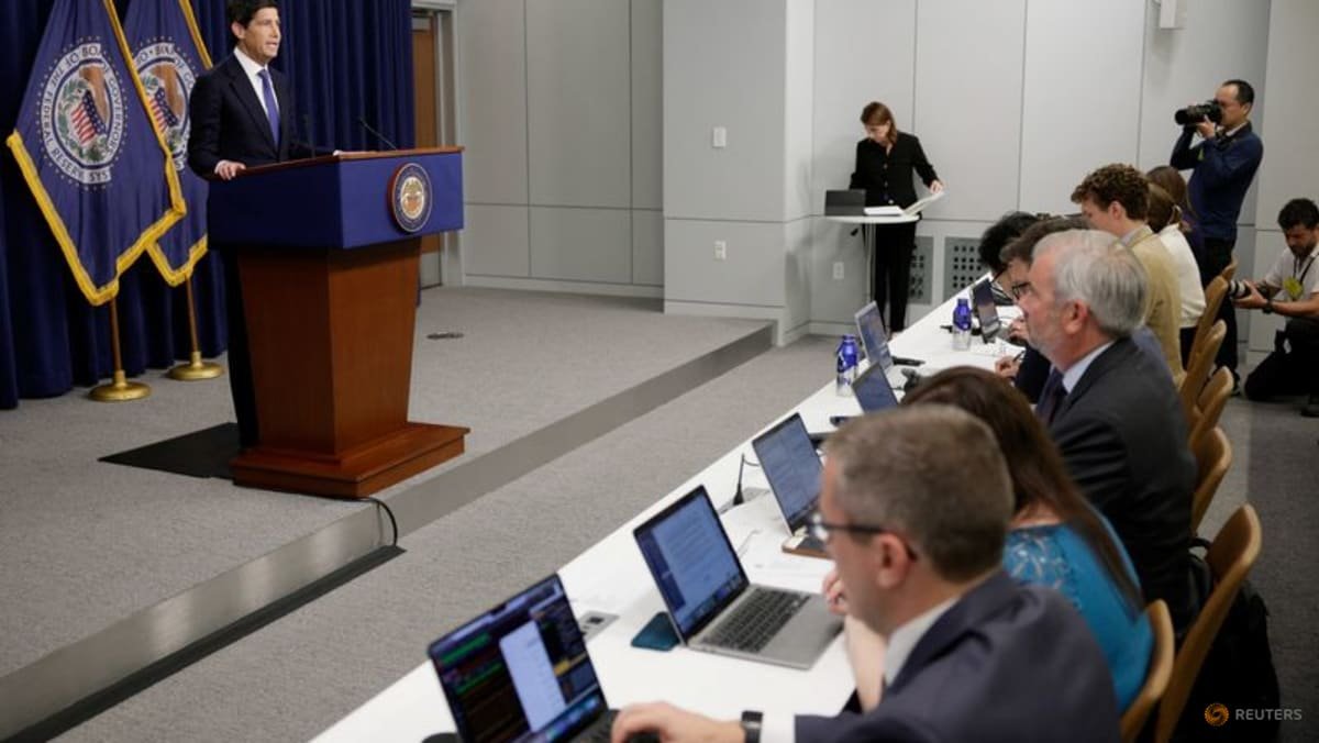 Major central banks on tightening path amid energy price shock