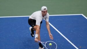 Former doubles world number one Salisbury retires