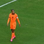 Van Dijk stays on but Depay omitted from Xavi’s first Netherlands squad