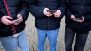 Explainer-How the EU’s age-verification app for children would work