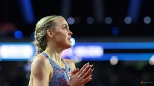 Superhero-suited Hodgkinson powers to Athlos 800m title
