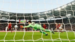Martinez nets double as Inter come back to draw 2-2 with Roma