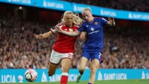 Holmberg’s stoppage-time goal rescues Arsenal draw at Man United in WSL