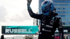 Russell storms to dominant Baku pole as championship leader Antonelli crashes