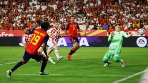 Lamine nets double as Spain win again and England beat 10-man Czechs