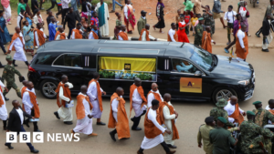 Uganda’s King Oyo buried amid calls for unity over his successor