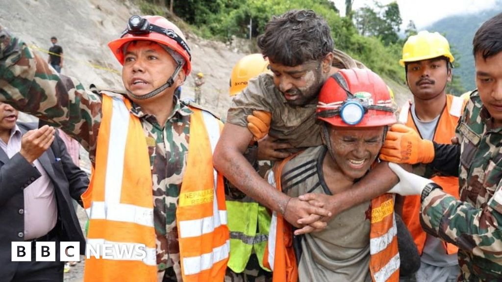 Tunnel rescues bring hope that more flood survivors will be found