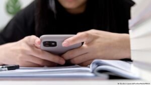 How screens are hurting teens’ reading skills