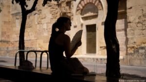 Spain: How Seville deals with the heat