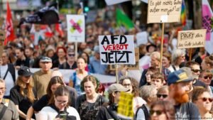 Germany news: Thousands protest against AfD in Düsseldorf