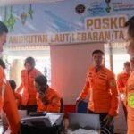 Indonesia rescuers search for 140 people after ferry sinks