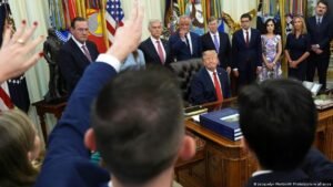 Trump bans media outlets from White House
