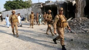 Suicide attack at police checkpoint in northwestern Pakistan kills at least 11