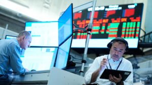 Stocks fall on soaring bond yields, higher oil prices